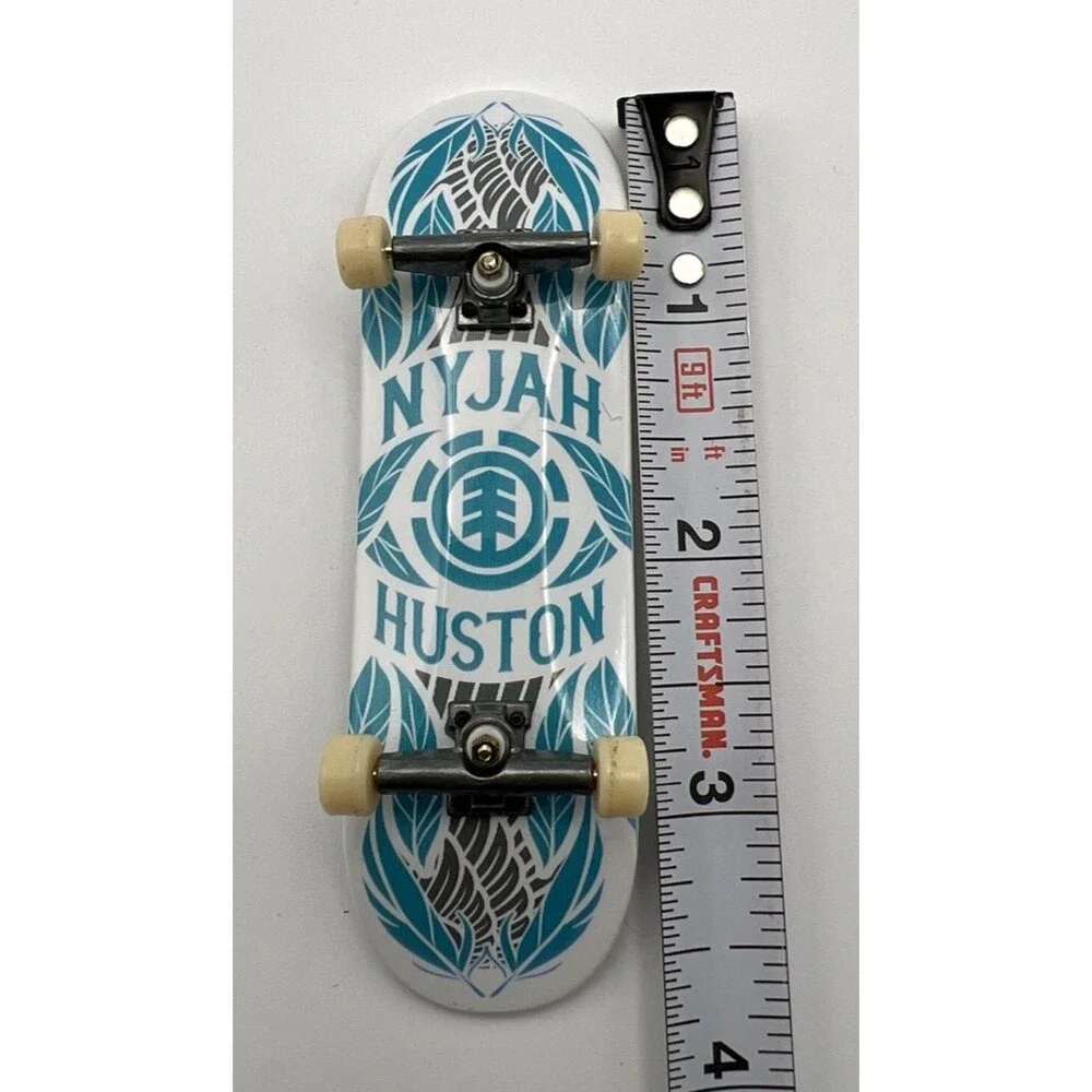 Tech Deck ELEMENT Nyjah Huston Fingerboard Skateboard Spin Master 10301 AKS